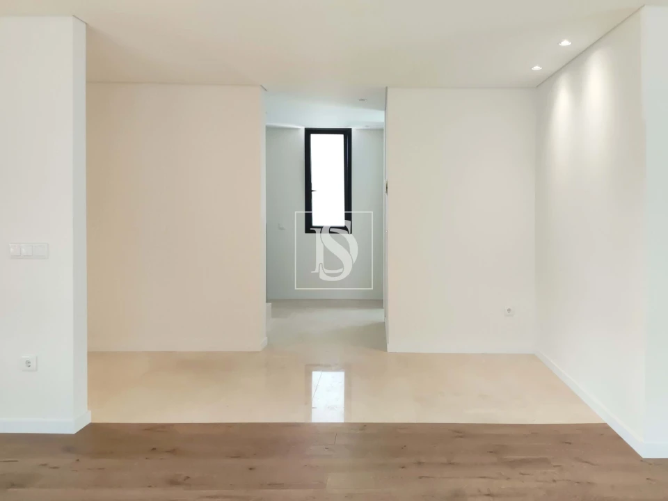 Moradia T4 para Venda em Oliveira, São Paio e São Sebastião Foto 20