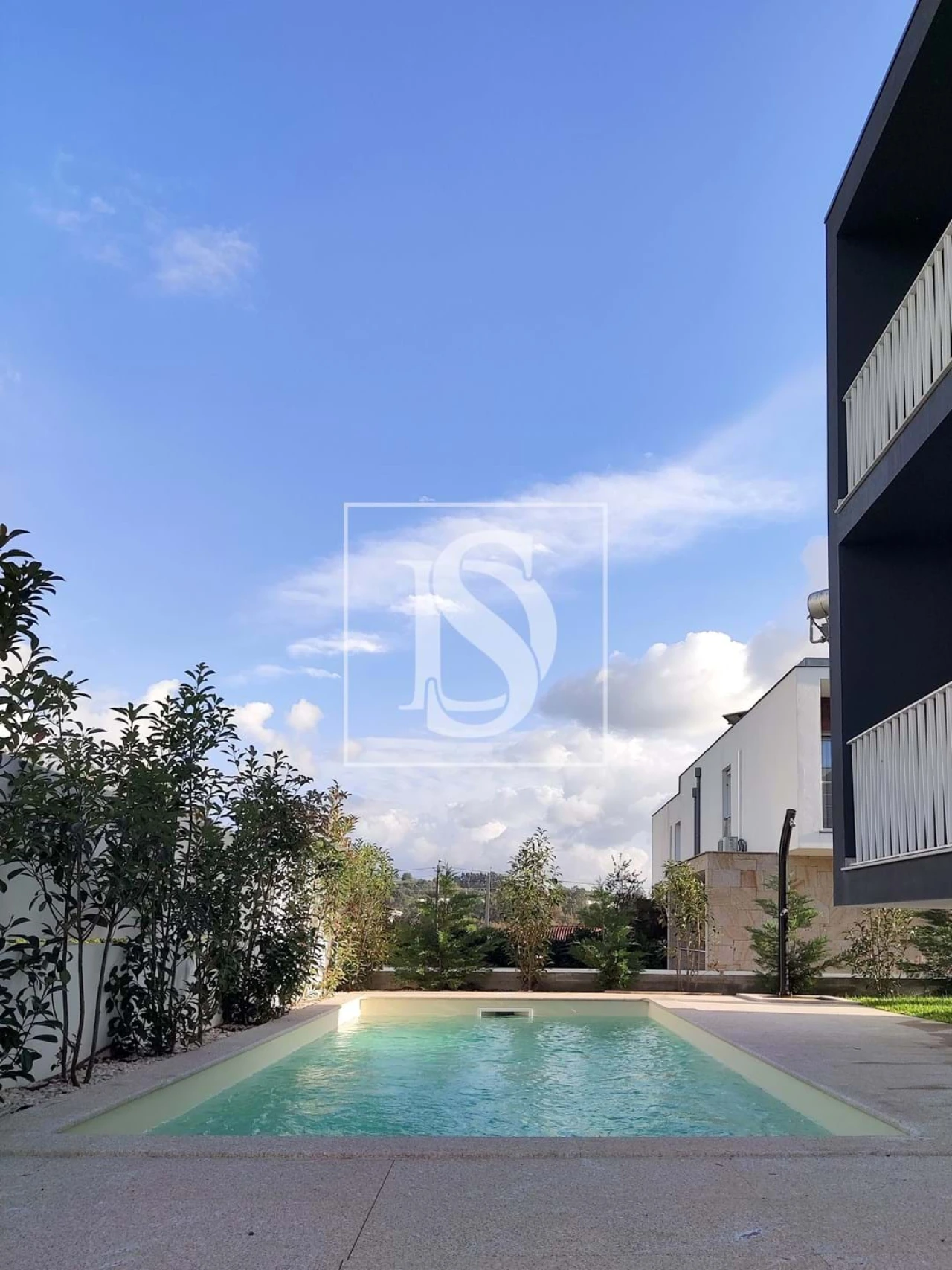 Moradia T4 para Venda em Oliveira, São Paio e São Sebastião Foto 5