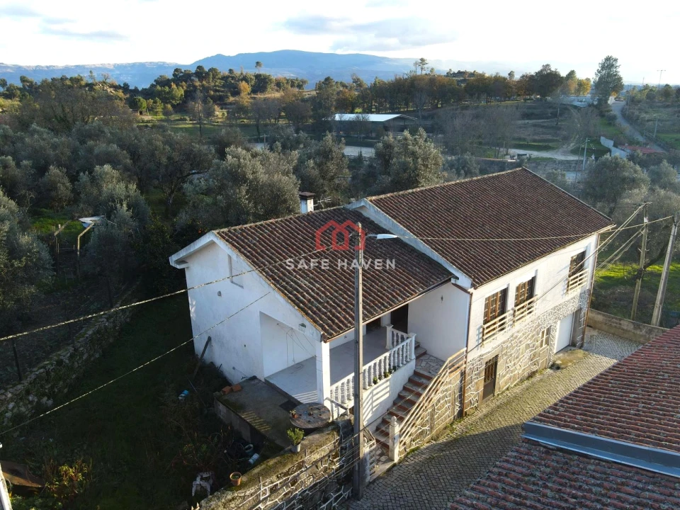 Moradia T2 para Venda em Abrunhosa-A-Velha Foto 3