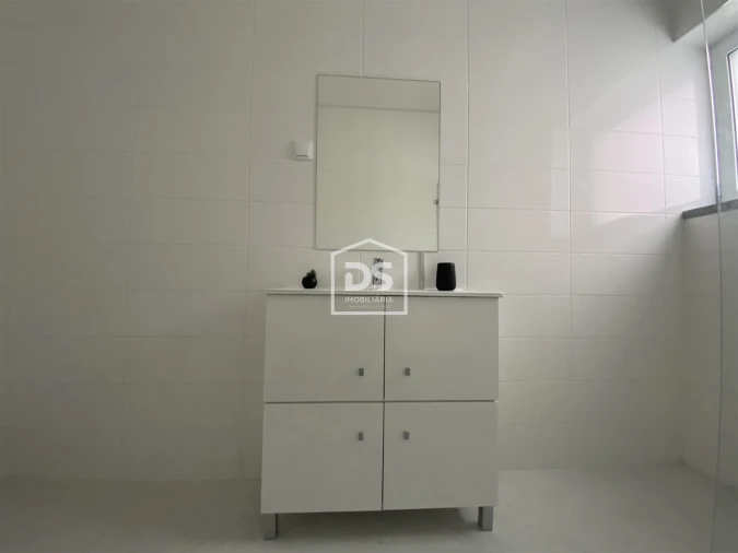 Apartamento T2 para Venda em Guarda Foto 9
