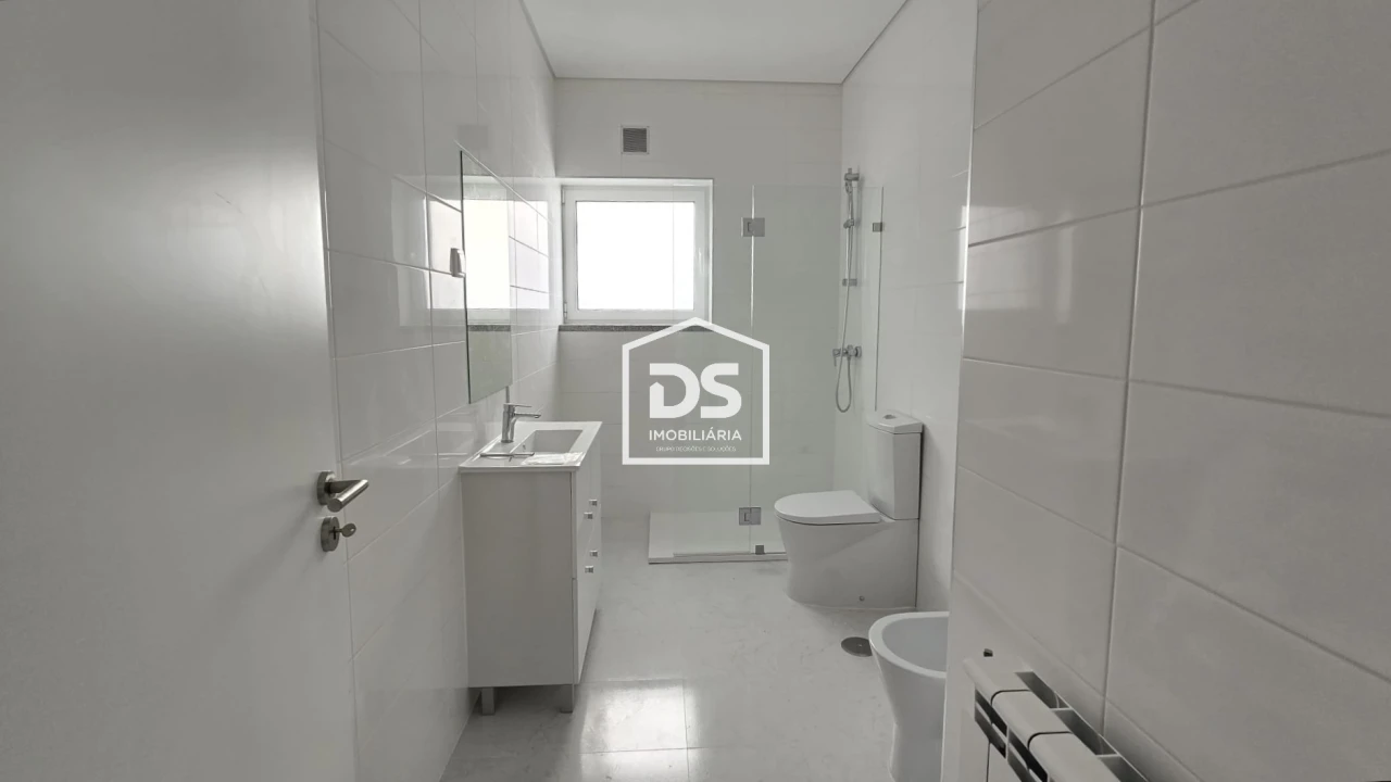 Apartamento T2 para Venda em Guarda Foto 8
