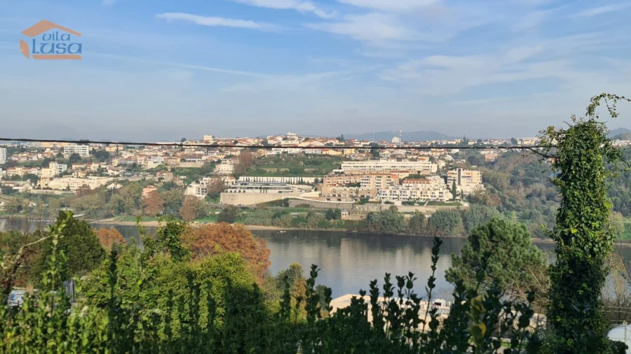 Quinta T5 para Venda em Oliveira do Douro Foto 9