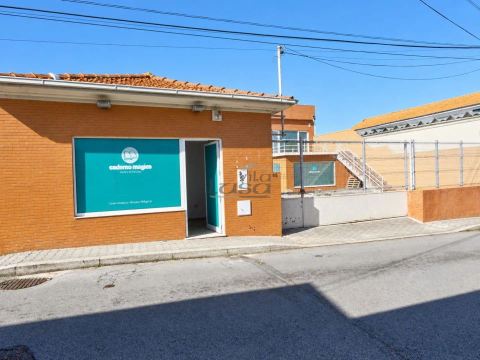 Loja para Arrendamento em Oliveira do Douro Foto 5