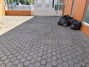 Loja para Arrendamento em Oliveira do Douro