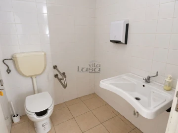 Loja para Arrendamento em Oliveira do Douro