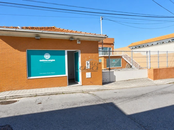 Loja para Arrendamento em Oliveira do Douro Foto 5