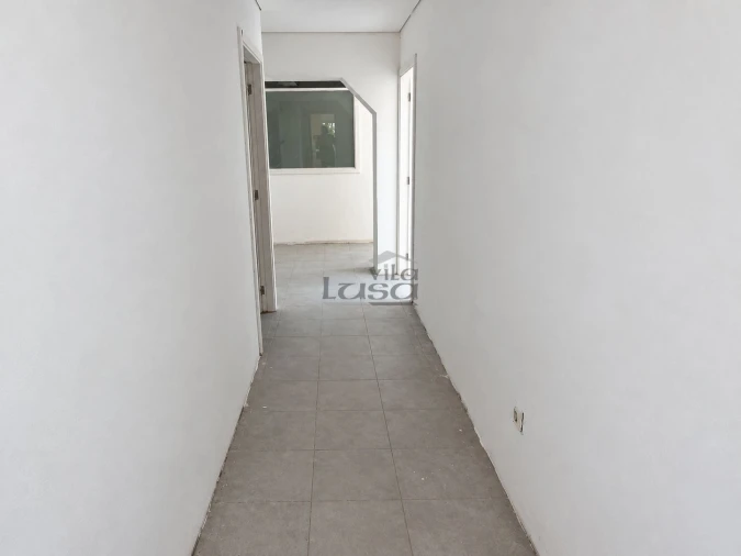 Loja para Arrendamento em Oliveira do Douro Foto 16