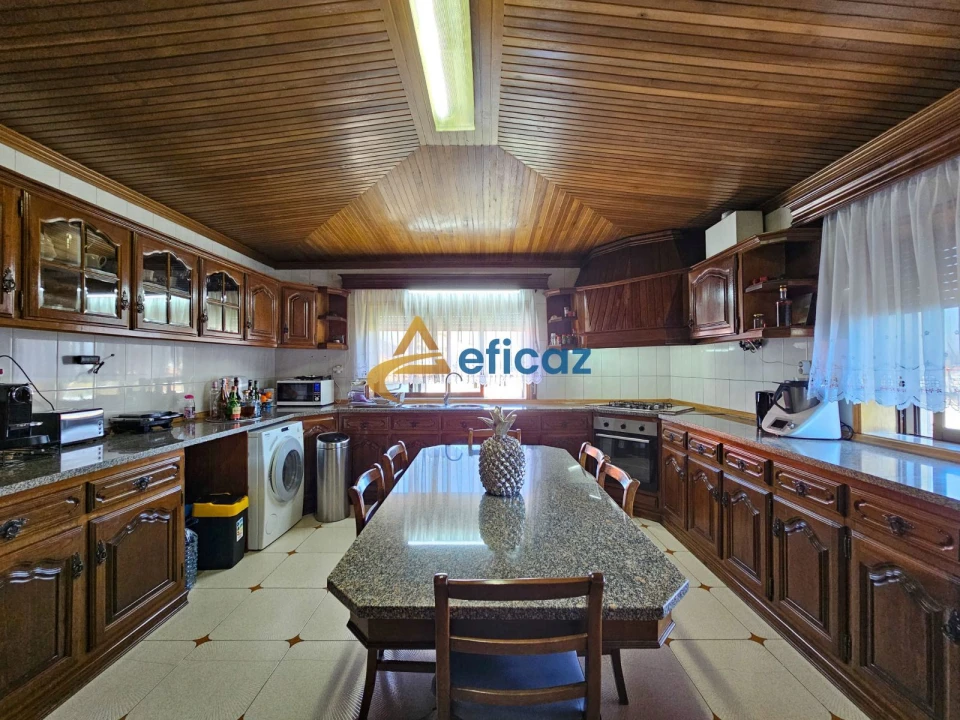 Apartamento T4 para Venda em Carvalhosa Foto 10