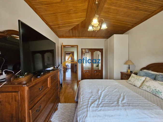 Apartamento T4 para Venda em Carvalhosa Foto 30