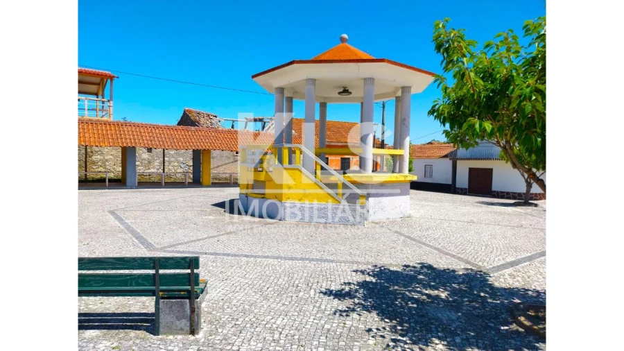 Moradia T2 para Venda em Alqueidão Foto 14