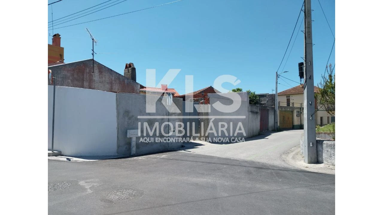 Moradia T2 para Venda em Alqueidão Foto 2