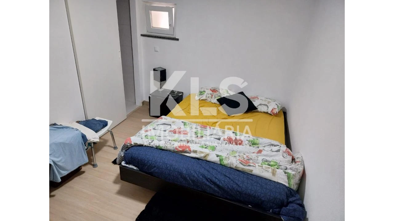 Moradia T2 para Venda em Alqueidão Foto 8