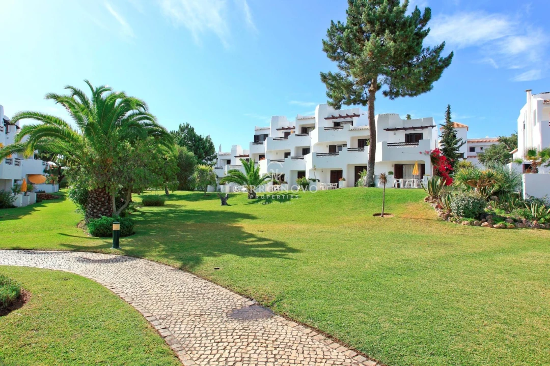 Apartamento T2 para Venda em Albufeira e Olhos de Água Foto 9
