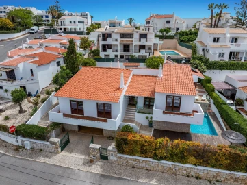 Moradia T5 para Venda em Albufeira e Olhos de Água