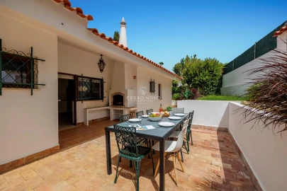 Moradia T5 para Venda em Albufeira e Olhos de Água