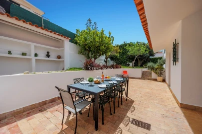 Moradia T5 para Venda em Albufeira e Olhos de Água