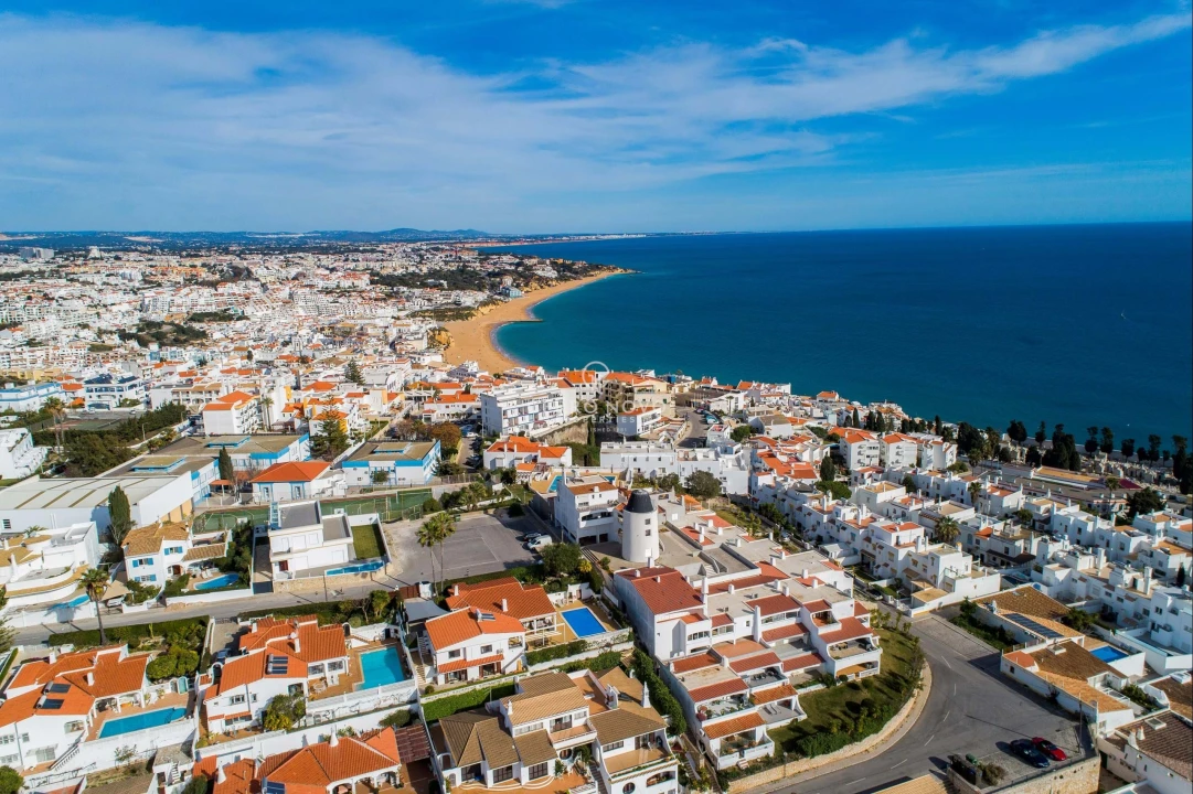 Moradia T5 para Venda em Albufeira e Olhos de Água Foto 6