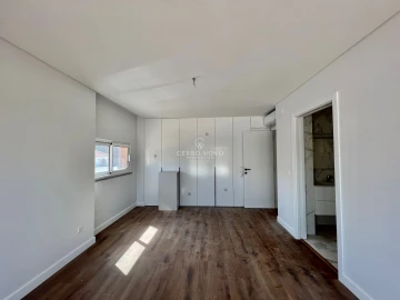 Apartamento T3 para Venda em Albufeira e Olhos de Água