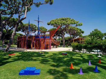 Moradia T4 para Venda em Albufeira e Olhos de Água