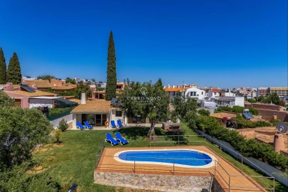 Moradia T4 para Venda em Albufeira e Olhos de Água