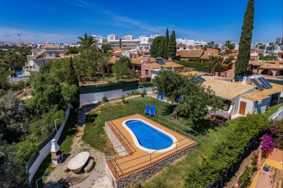 Moradia T4 para Venda em Albufeira e Olhos de Água