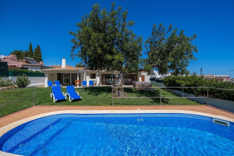 Moradia T4 para Venda em Albufeira e Olhos de Água Foto 2
