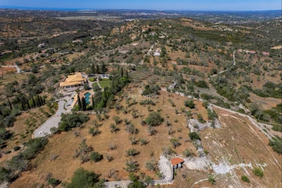 Terreno para Venda em Albufeira e Olhos de Água