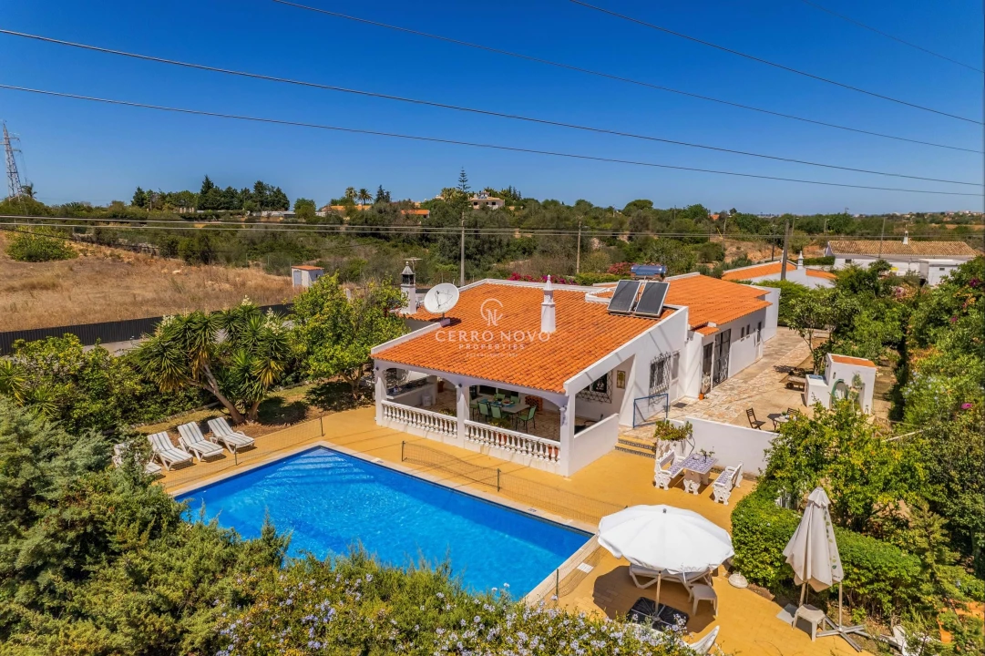Moradia T4 para Venda em Albufeira e Olhos de Água Foto 6