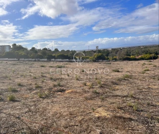 Terreno para Venda em Albufeira e Olhos de Água