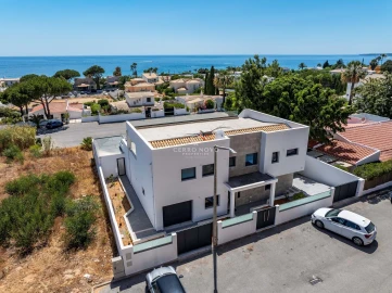 Moradia T5 para Venda em Albufeira e Olhos de Água