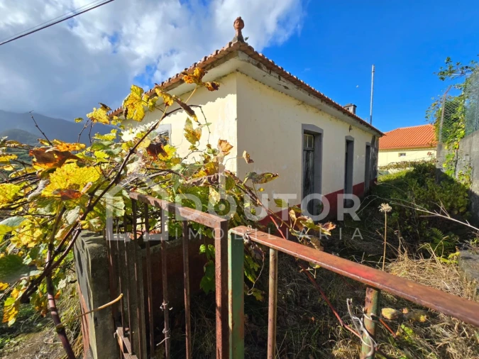 Moradia T3 para Venda em Porto da Cruz Foto 1