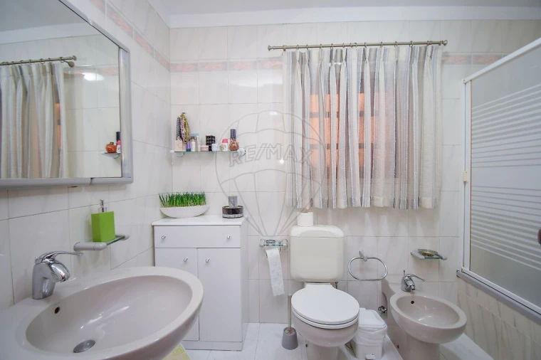 Moradia T5 para Venda em Santa Barbara Foto 32