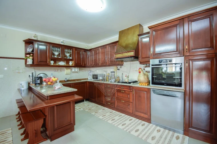 Moradia T5 para Venda em Santa Barbara Foto 28