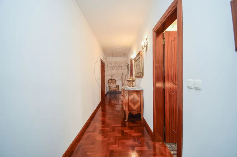 Moradia T5 para Venda em Santa Barbara Foto 43