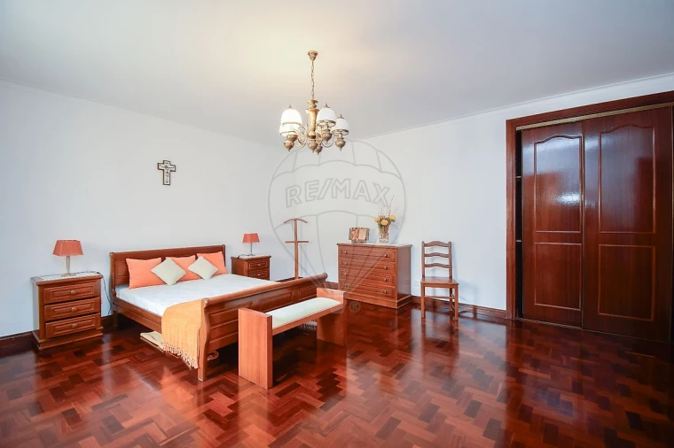 Moradia T5 para Venda em Santa Barbara Foto 37