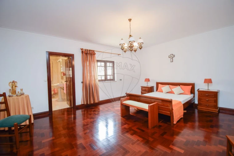 Moradia T5 para Venda em Santa Barbara Foto 36