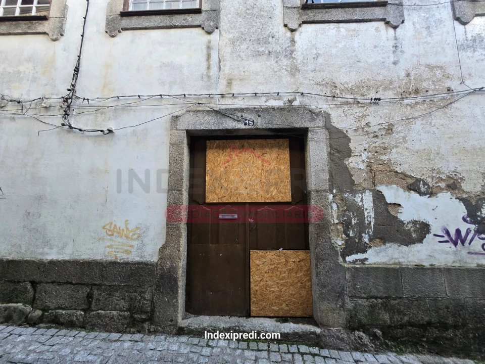 Moradia T10 para Venda em Guarda Foto 9