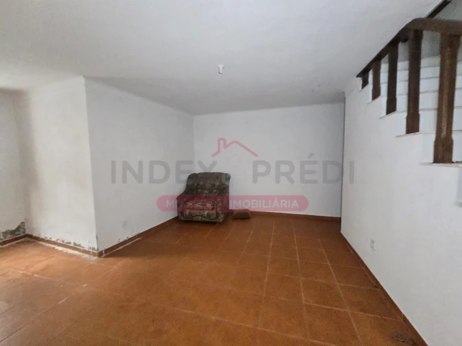 Moradia T10 para Venda em Guarda Foto 3