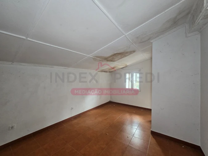 Moradia T10 para Venda em Guarda Foto 81