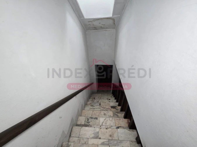 Moradia T10 para Venda em Guarda Foto 87