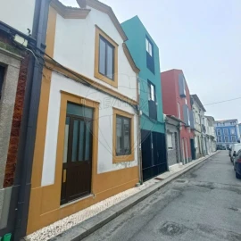 Moradia T2 para Venda em Glória e Vera Cruz