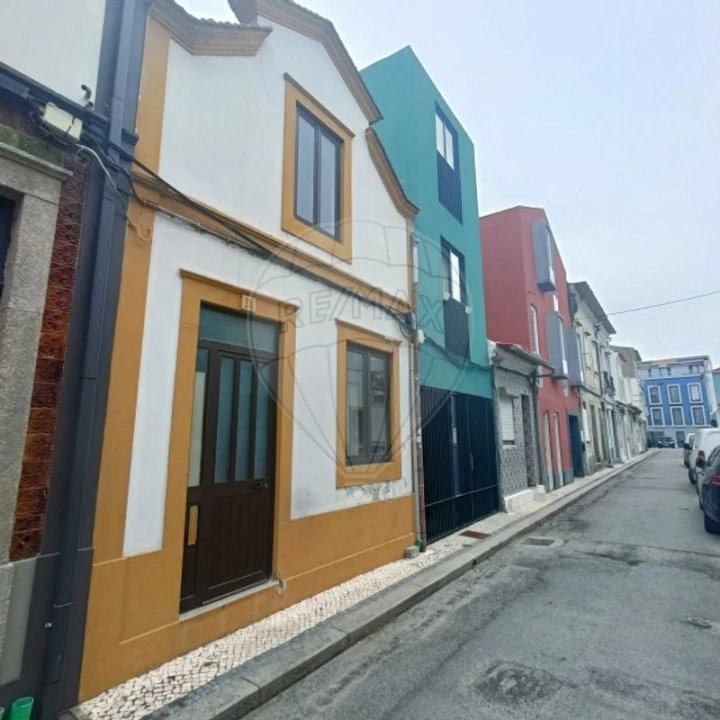 Moradia T2 para Venda em Glória e Vera Cruz Foto 4