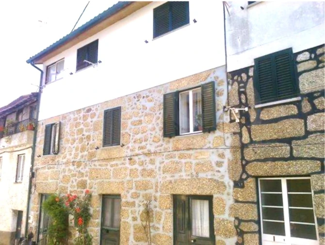 Moradia T1 para Venda em Candosa Foto 1