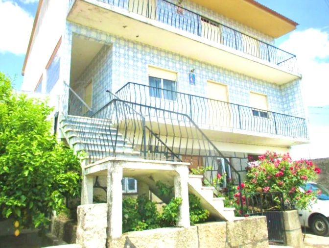 Moradia T5 para Venda em Travancinha Foto 1