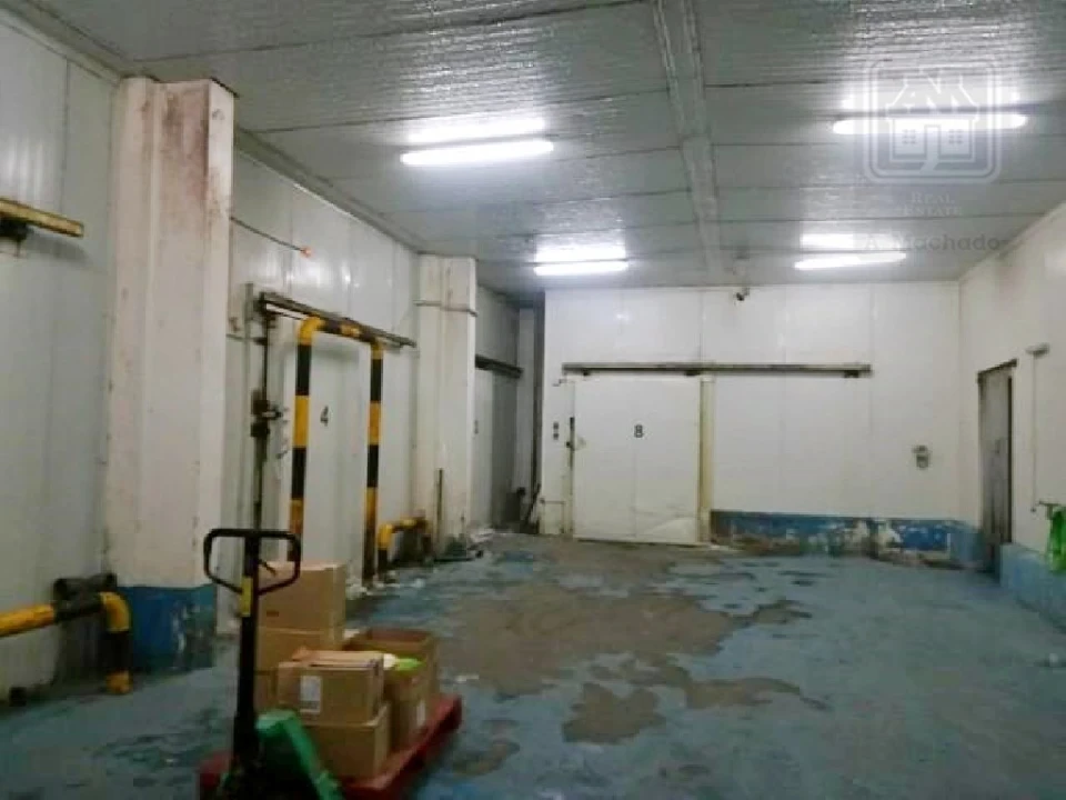 Armazém para Venda em Praia da Vitoria (Santa Cruz) Foto 16