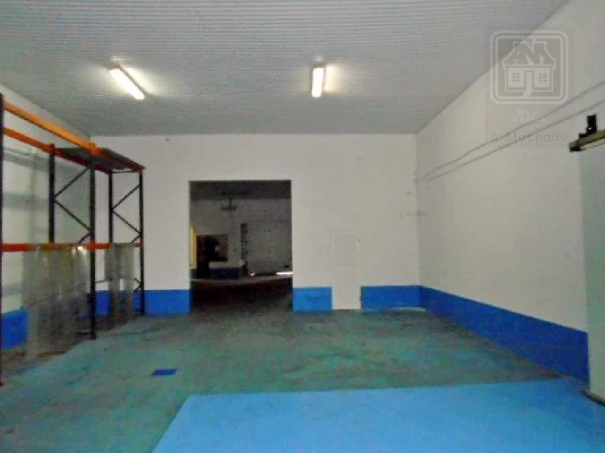 Armazém para Venda em Praia da Vitoria (Santa Cruz) Foto 14