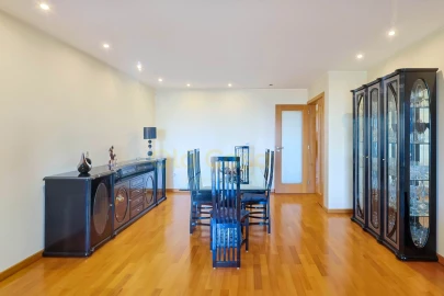 Apartamento T3 para Venda em Mafamude e Vilar do Paraíso