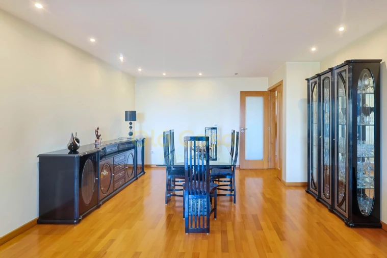 Apartamento T3 para Venda em Mafamude e Vilar do Paraíso Foto 4