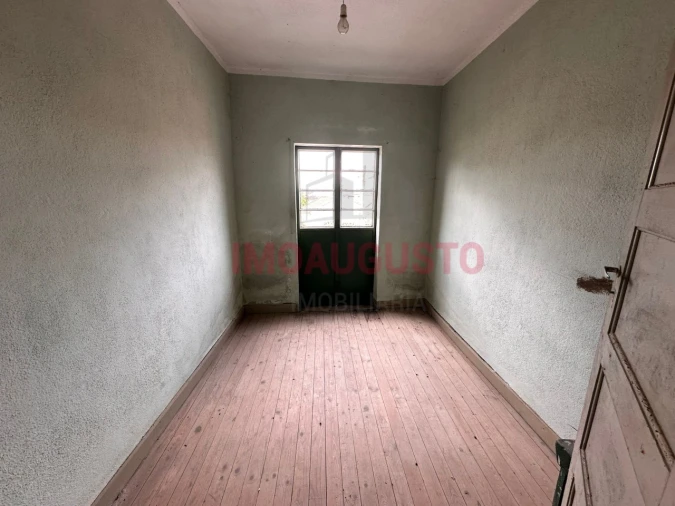 Moradia T3 para Venda em Castanheira Foto 8