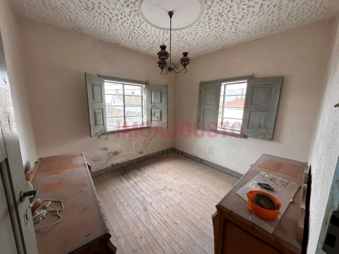 Moradia T3 para Venda em Castanheira Foto 3